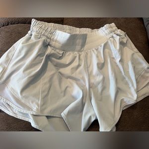 Size 6 Lululemon Powder Blue 2.5” Hottie Hot Shorts